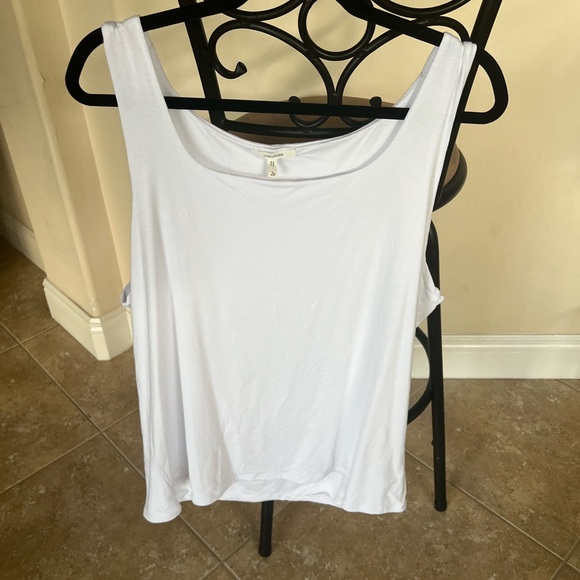 Maurices Tops - NWOT Tank Top